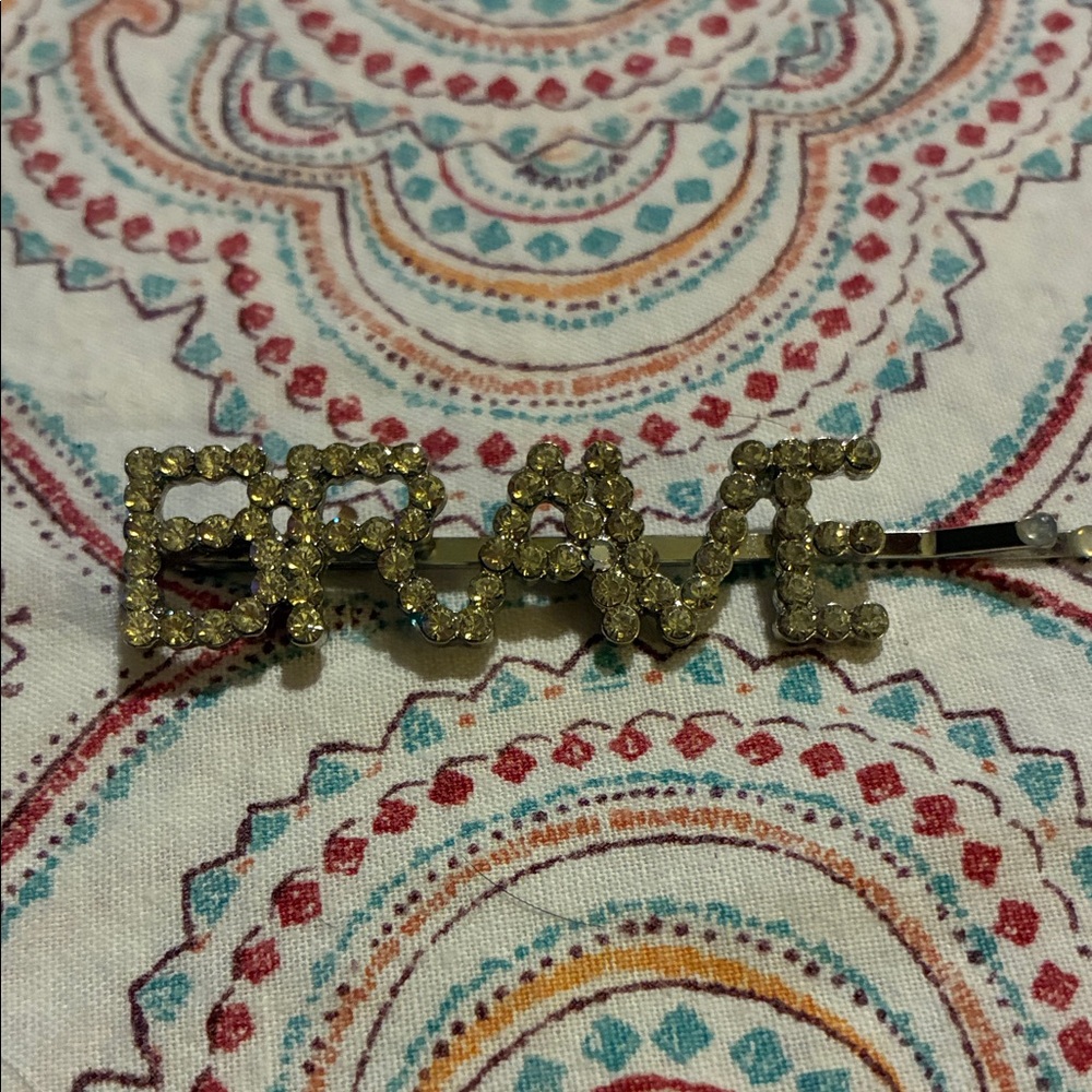 Elegant Gold 'Brave' Hair Clip
